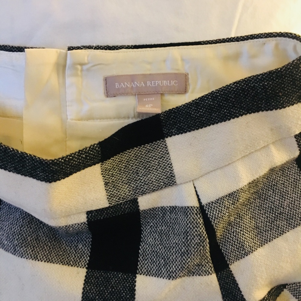 Banana Republic Black and Ivory Wool Plaid Skirt